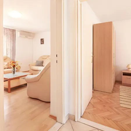 Milica Apartment *